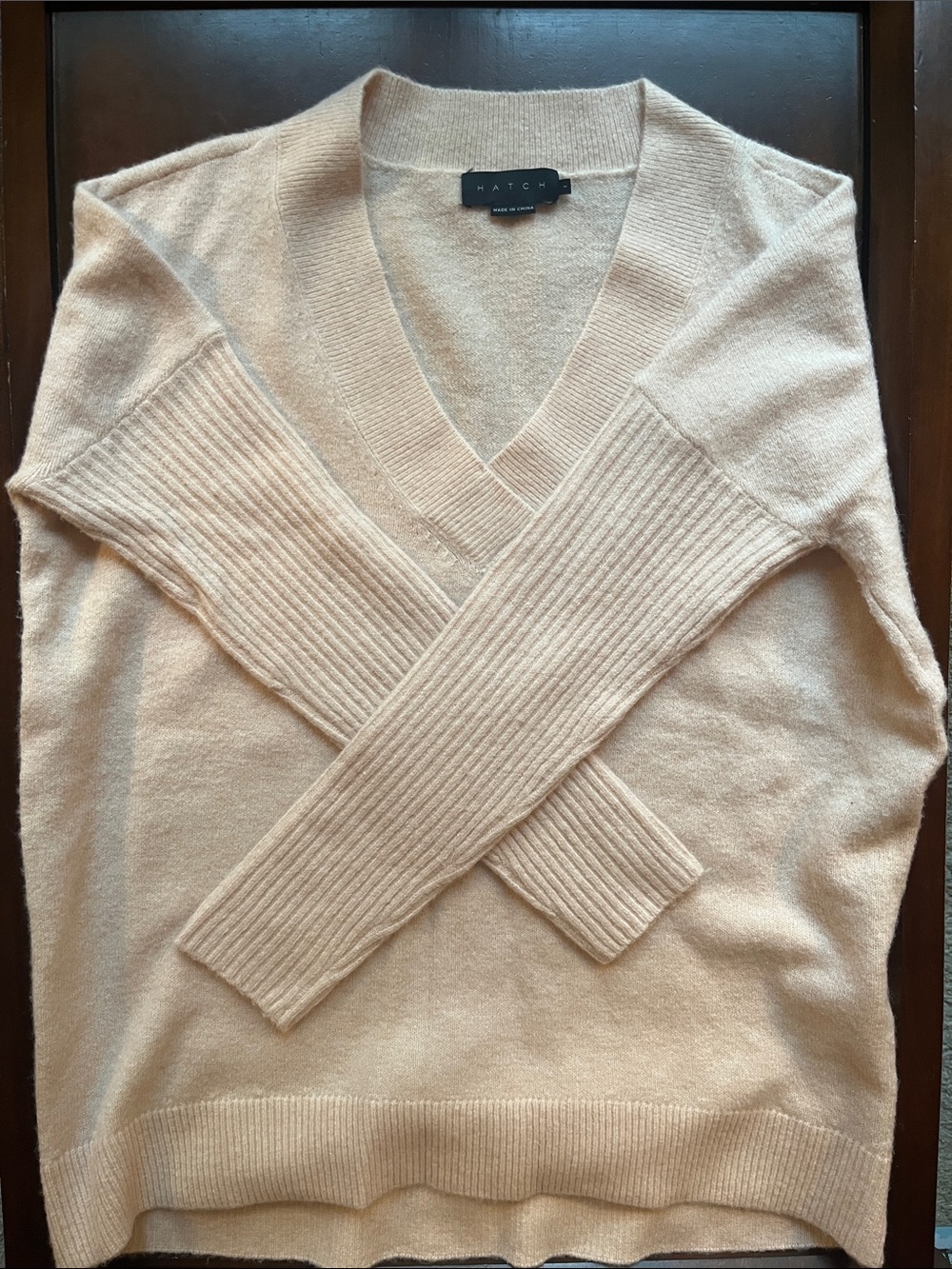 Hatch Women's V-Neck Sweater in Blush